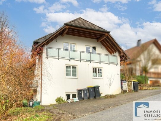 Vermietetes und großzügiges Wohnhaus mit Einliegerwohnung in ruhiger Wohnlage von Windeck-Dreisel!