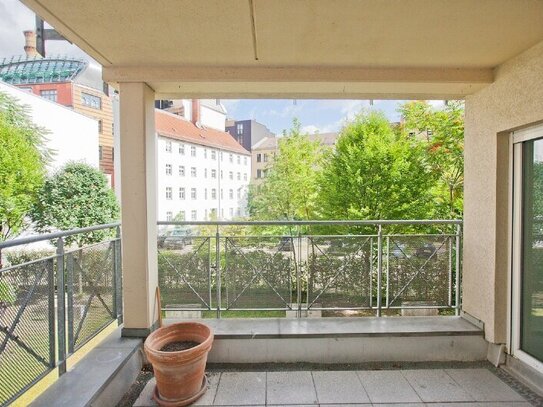 Ein Eigenes Büro mit 32 qm am Rosenthaler Platz mit Terrasse Aufzug u. Küche (Büro 5)