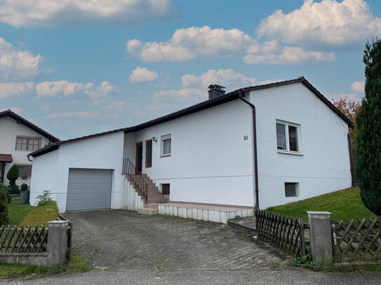 Bezugsfreier Bungalow mit großzügigen Garten in 94419 Reisbach