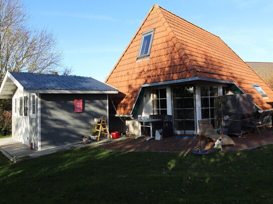 Idyllisches Ferienhaus in TOP Zustand mit neuer Einbauküche, Gäste-WC, Gartenhaus und PKW-Stellplatz