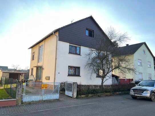 Dreifamilienhaus + Bauplatz in grüner Lage von Blankenloch