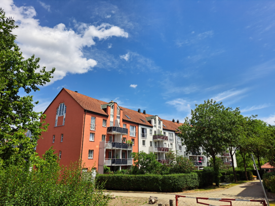 Helle Zwei-Zimmer-Wohnung mit eigenem Mietergarten