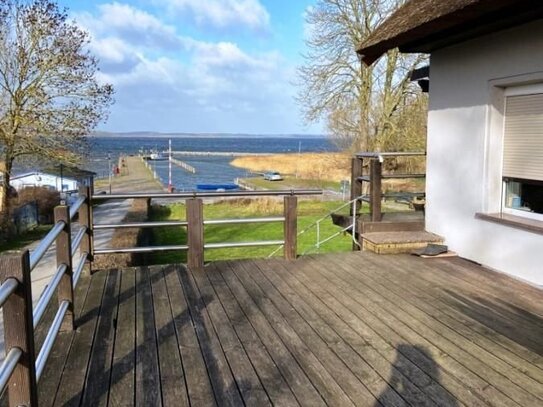 Einfamilienhaus und Bungalow (100m²) am Kummerow Hafen zu verkaufen.