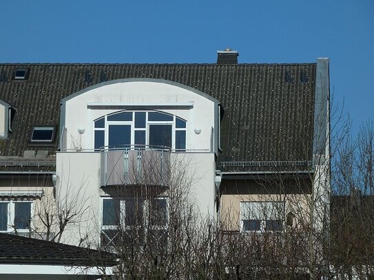 Moderne 2,5 Zi.- Eigentumswohnung mit großer Dachterrasse und schöner Aussicht