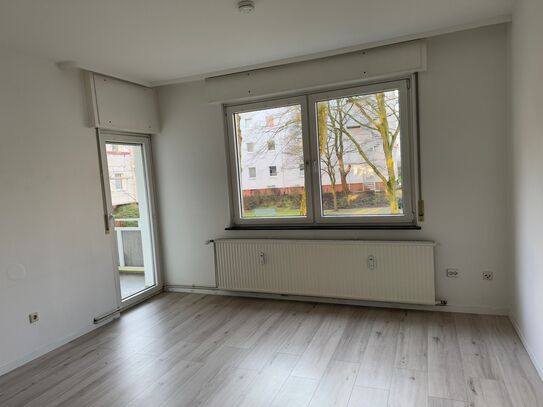 Renovierte Wohnung für max 2 Personen in Hannover List zu vermieten mit Einbauküche