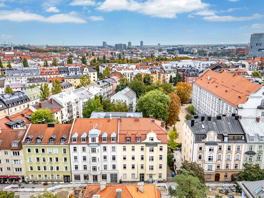 Im Herzen Münchens: Jugendstil-Anwesen mit 10 Einheiten und Genehmigung für zusätzlichen Wohnraum