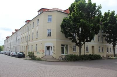 geräumige 3-Raum-Wohnung im EG mit Balkon