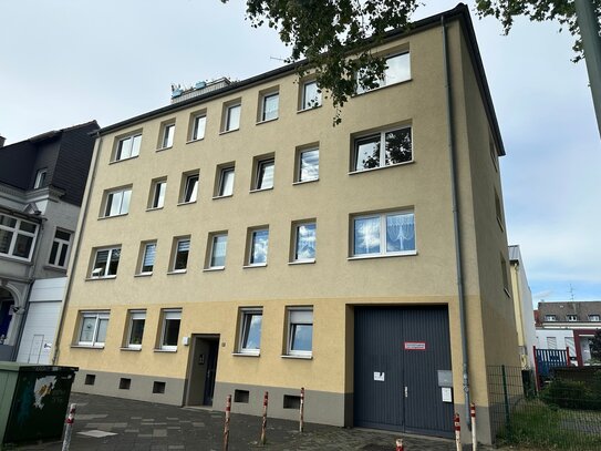 Renoviertes Mehrfamilienhaus mit neun Wohneinheiten und einem vermieteten Hofgebäude!