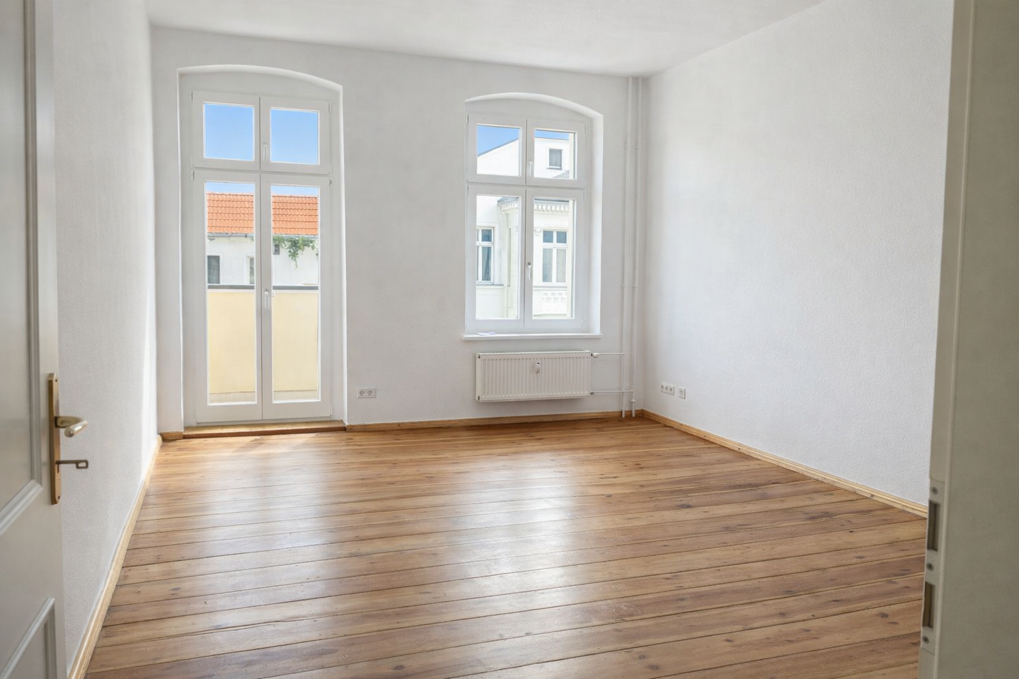 IHR neues Zuhause - Altbau mit Balkon und Dielen! - Photo 1
