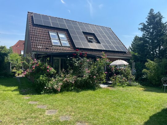 Modernes Wohnhaus plus 3 Fewo, Ostsee bei Lübeck, PV-Anlage