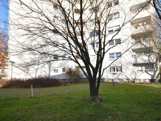 KAPITALANLAGE im Herzen von D-HOLTHAUSEN! 3-Raum-Wohnung mit Loggia und Aufzug