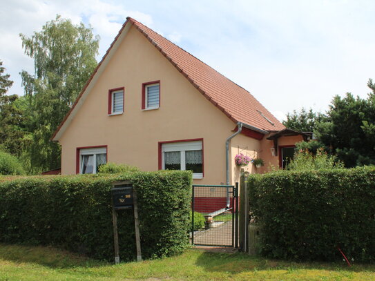 Einfamilienhaus auf großzügigem Grundstück außerhalb der Ortschaft