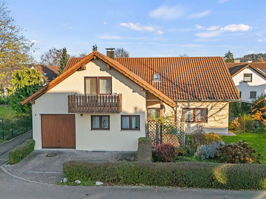 Sehr gepflegtes Zweifamilienhaus in beliebter Lage von Weingarten