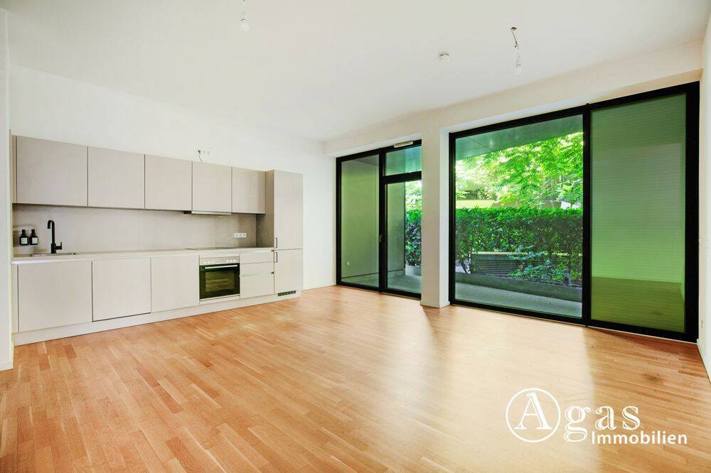 SCHÖN KÜHL TROTZ SOMMER! Großzügige EG 4 Zimmer Wohnung mit Terrasse, ca. 103 m² und EBK in Mitte! - Foto 1