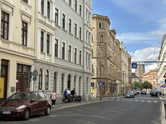 Mehrfamilienhaus in der Görlitzer Innenstadt, 1 Minute fußläufig vom Citycenter. Denkmalgeschützt