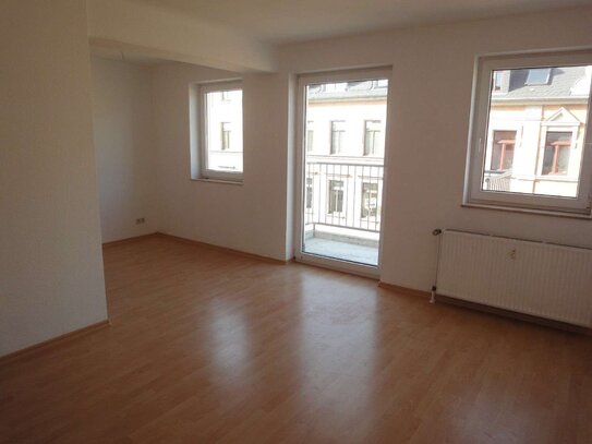 Moderne Whg. zur Seitenstr. - Balkon -Laminat - Lift !