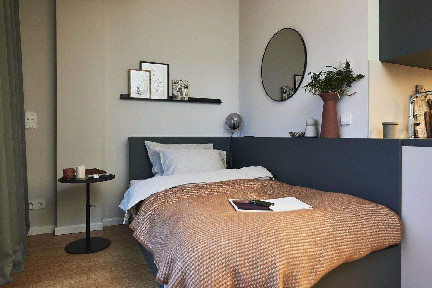 Ich biete eine schöne, vollmöblierte 1-Zimmer-Wohnung in Berlin Oberschönweide zur Miete an. - Photo 1