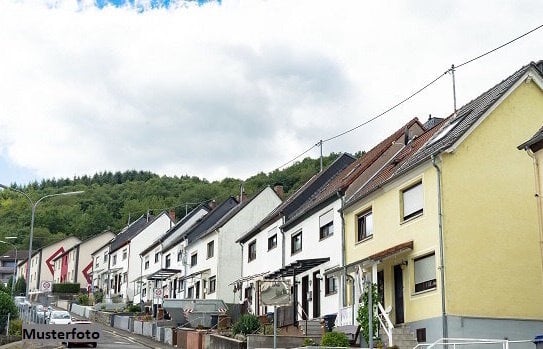 Einfamilien-Reihenmittelhaus mit Gartengrundstück