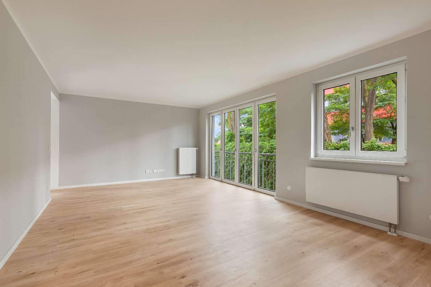 Erstbezug nach Sanierung! Charmante 1-Zimmer Wohnung mit Einbauküche in Altglienicke - Foto 1