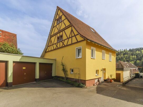 Kernsaniertes Haus mit PV- und Solaranlage im Zentrum von Ebhausen