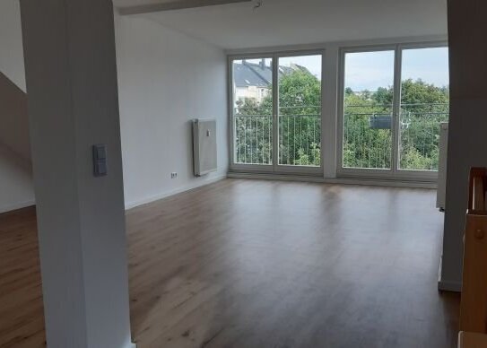 4-Zimmer-Dachgeschoss-Maisonette mit Blick ins Grüne, mit Balkon