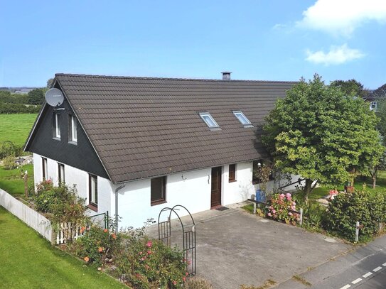 Familienfreundliches Einfamilienhaus mit großem Potenzial und Wiesenblick