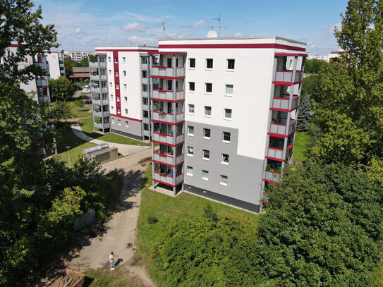 Hochwertig sanierte 2-Raumwohnung mit großem Balkon und Blick ins Grüne!