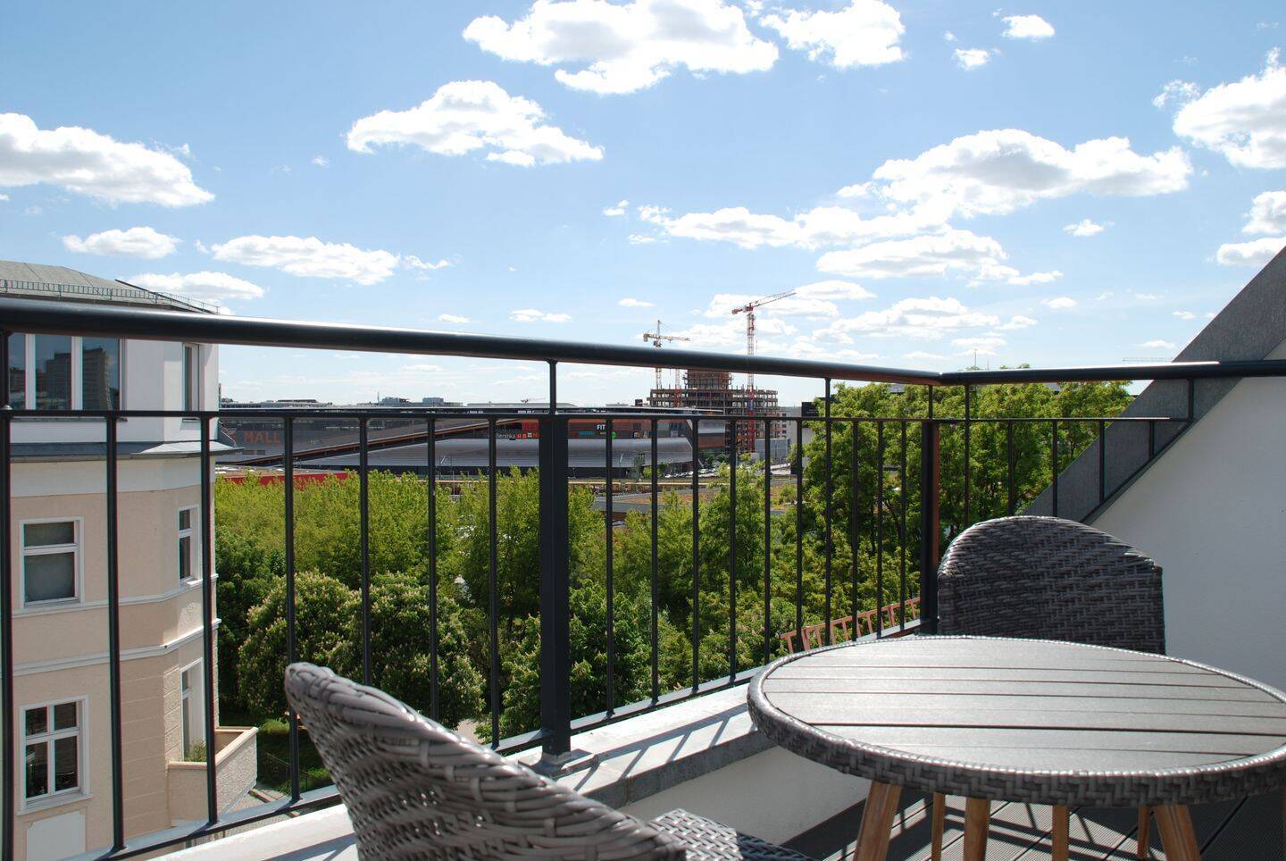 Charmantes Loft mit schöner Aussicht - Photo 1