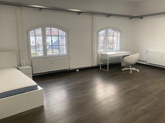 34 m² Zimmer in 220 m² Wohnung! Viel Raum für Individualität - Gemeinschaftsbereich mit Balkon, EBK und 2 Bädern