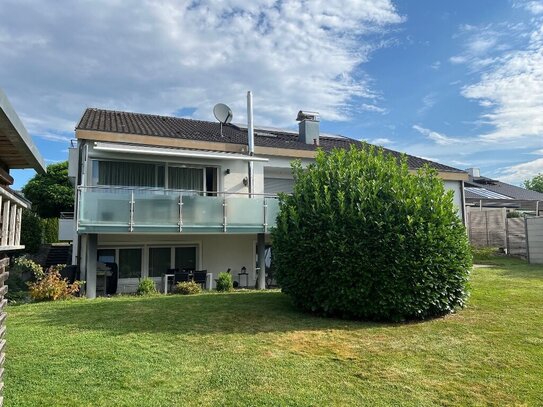 "Familiengerechtes Einfamilienhaus mit ELW und großem Garten in Höhenlage von Nürtingen-Hardt"