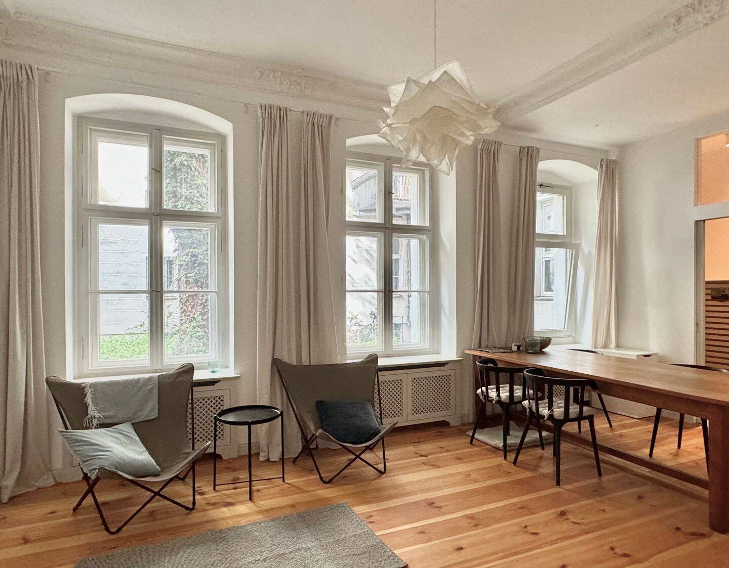 Wunderschönes Altbaustudio, modern, hell, ruhig, großzügig - möbliert - Photo 1