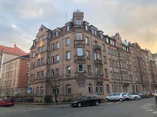 Großzügige 5-Zimmer-Wohnung mit Burgblick