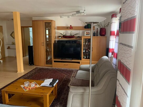 Geschmackvolle Maisonette Wohnung mit 3 1/2 Zimmern sowie Balkon und EBK in Bitz