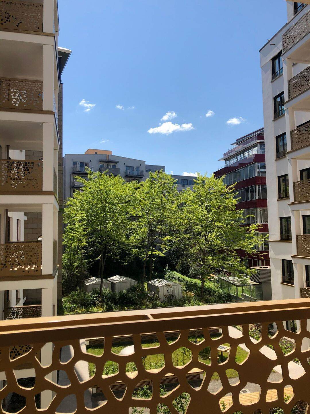 Schöne * 4 Zi. Wohnung * Balkon * Einbauküche * TG Stellplatz * Ab 01.07.2026 - Photo 1