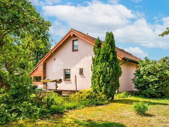 Idyllisches Familienparadies: Freistehendes Einfamilienhaus mit Garten, Terrasse und Wintergarten