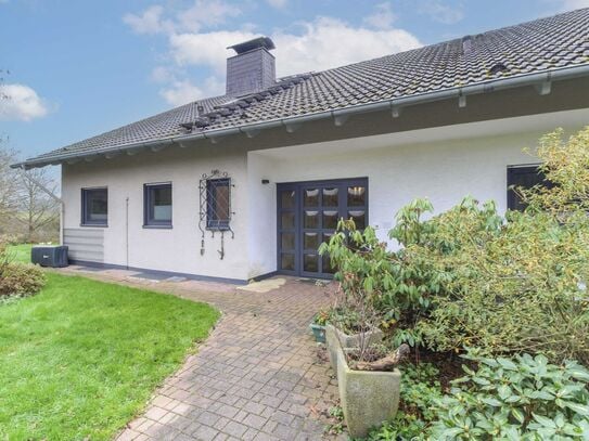 Saniertes, freistehendes Einfamilienhaus in direkter Feldrandlage von Bad Camberg (Erbach)