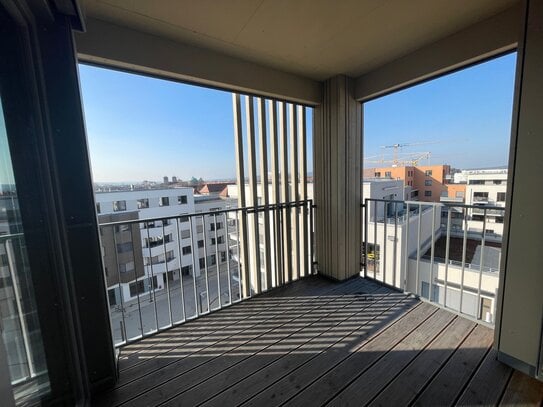 ERSTBEZUG in unserem HOLZ-HAUS! Helle 3-Zimmer-Wohnung mit schöner Loggia