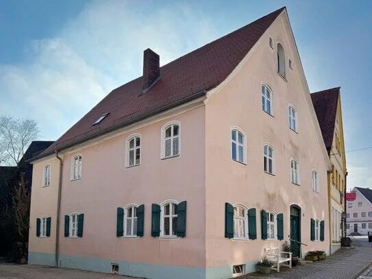 Historisches Altstadthaus am Marktplatz von Greding - Denkmalgeschützt & Saniert