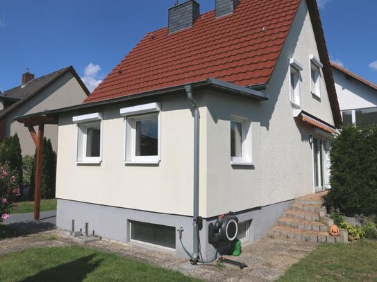 Komplett saniertes Einfamilienhaus sucht nette Familie