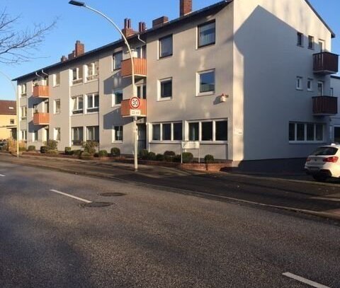 Deichstraße - schöne Wohnung mit kleinem Balkon !