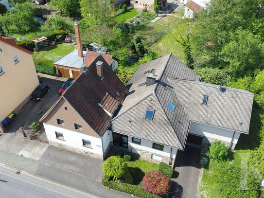 Seltene Gelegenheit! Großes Mehrgenerationenhaus in zentraler Lage von Fechingen!