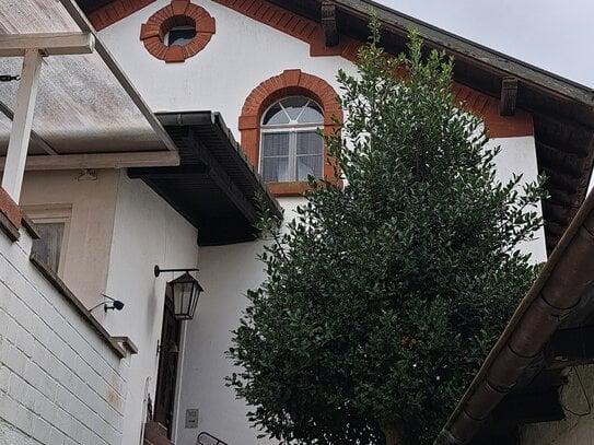 Wohnhaus mit Balkon und schönem Weitblick in ruhiger Lage von Mettlach