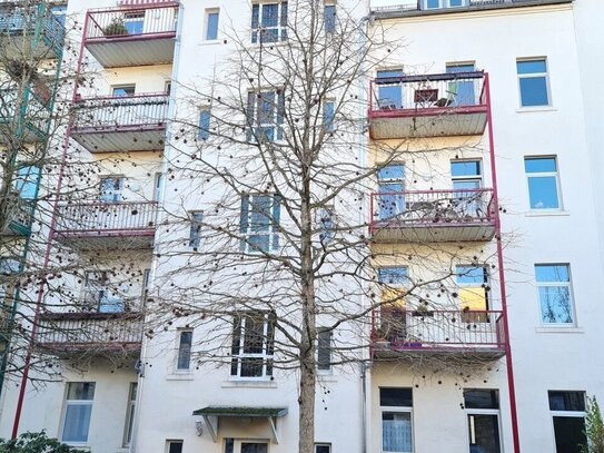 Großzügige 3-Raum-Wohnung mit Balkon im kernsanierten Gründerzeithaus im Lutherviertel