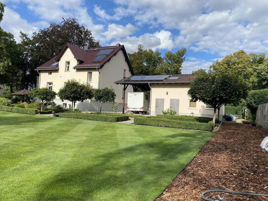 Energetisch saniertes großes Stadthaus Berlin Kaulsdorf, Energieeffizienz B, 2056 m² Grundstück