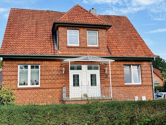 Attraktives Zweifamilienhaus in Brelingen! (AG-6351)