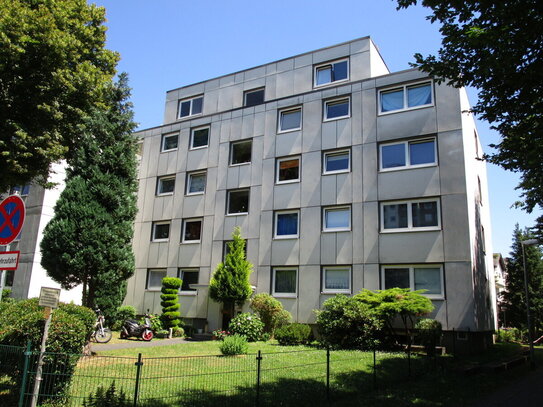 SANKT AUGUSTIN, 14 Parteien-Haus mit 2 Zi. u. 3 Zi. Whgen, WEG ca. 1.100 m² Wfl. Aufzug, Balkone Kfz