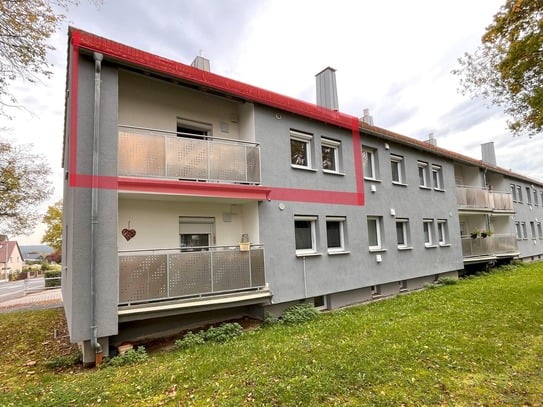 Helle Etagenwohnung mit Balkon