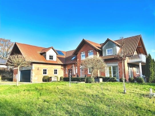 Tier- und Pferdehalter aufgepasst! Modernes Haus mit Stallgebäude (Geflügelhof) und Schlachthaus in ländlicher Idylle!