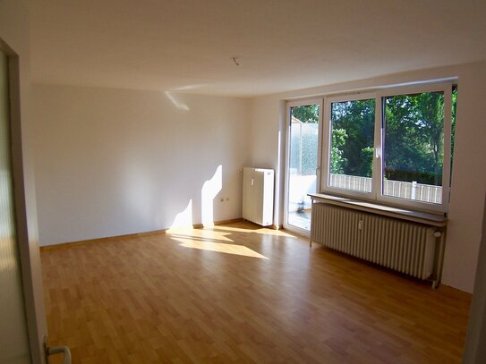 Wie ein "Mini-Penthouse" gepflegte 1-Zimmer-ETW mit riesigem Sonnenbalkon und KFZ-Stellplatz in HB-Oslebshausen