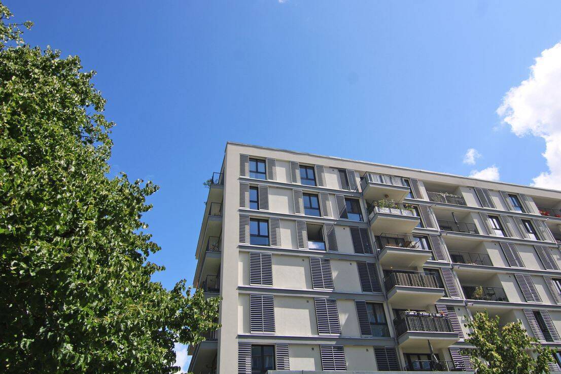 Zauberhafte Komfortwohnung mit großem Balkon + hochwertiger Ausstattung: tolle Lage, Berolinastraße! - Photo 1